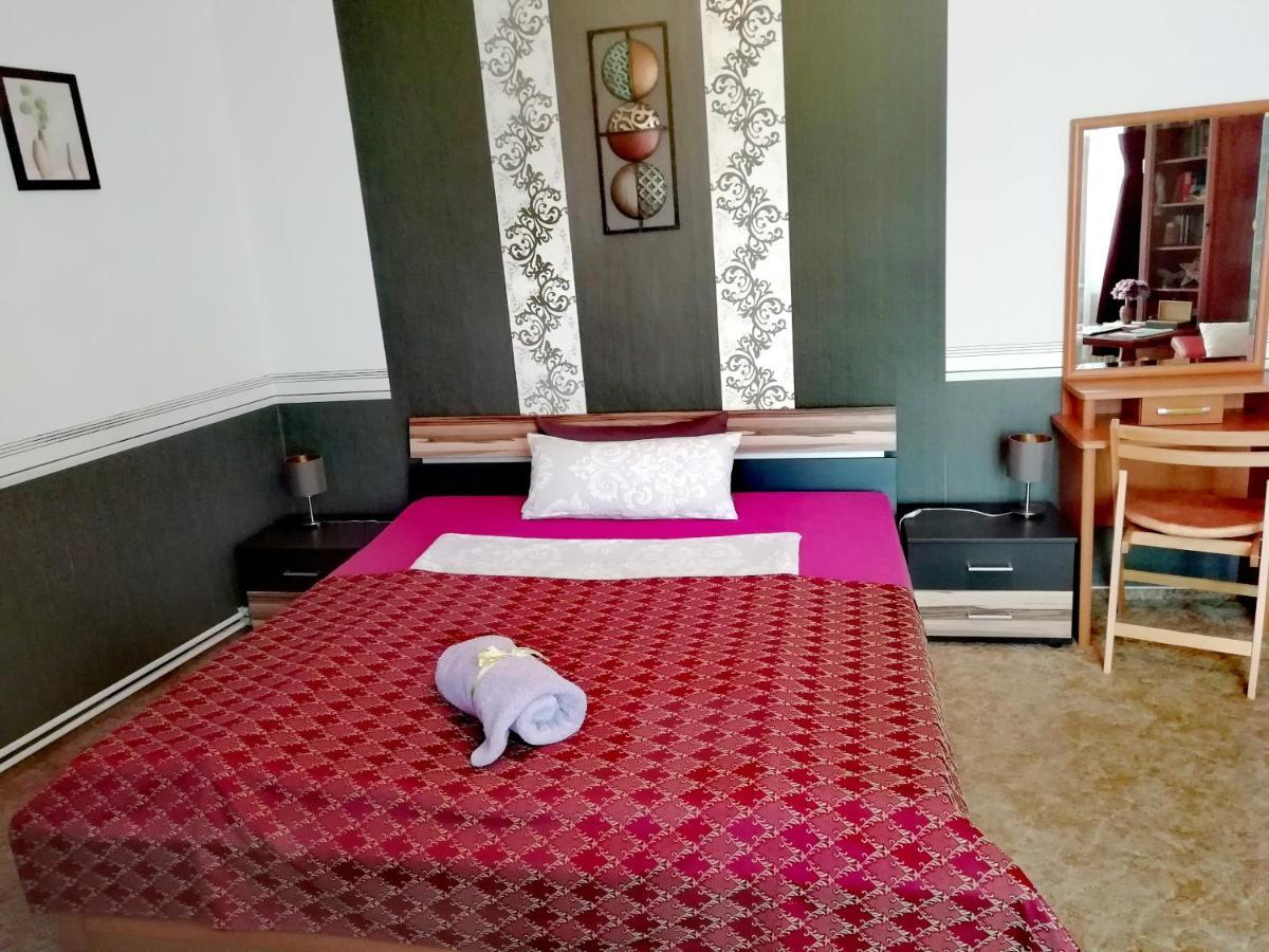 Grosse Wohnung Mit Terrasse Im Altstadtzentrum - Ferienwohnung Chiplakoff Blankenburg  Dış mekan fotoğraf